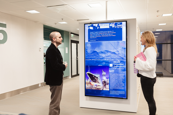Digital signage software in the workplace can solve several common problems, has typical everyday uses, and offers plenty of business benefits.